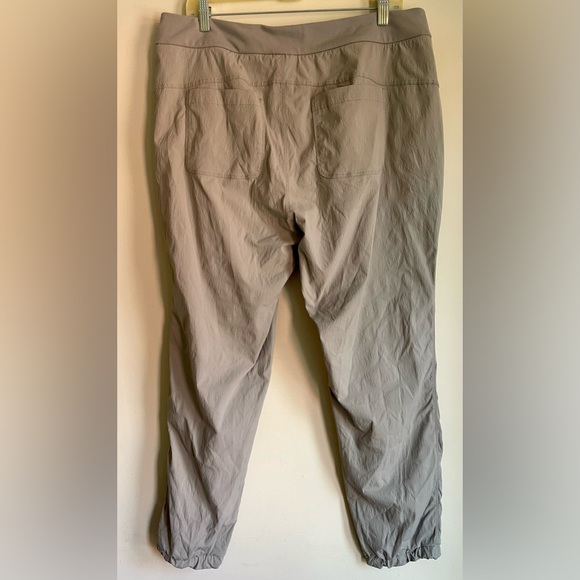 Athleta Jogger Pants Khaki Tan Size 16 Active Wear - Picture 2 of 5
